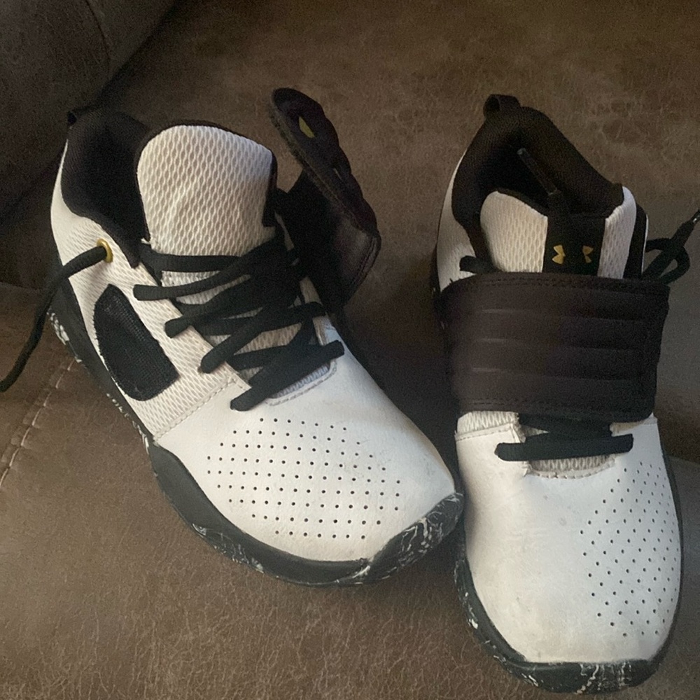 Under Armour mid top shoes